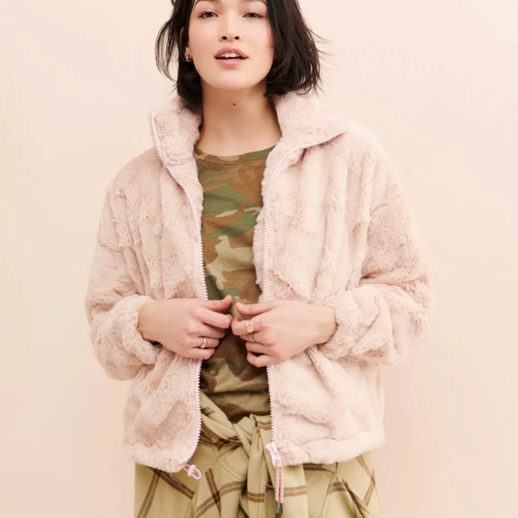 Urban Outfitters Eva Pink Faux Fur Jacket - Picture 1 of 9
